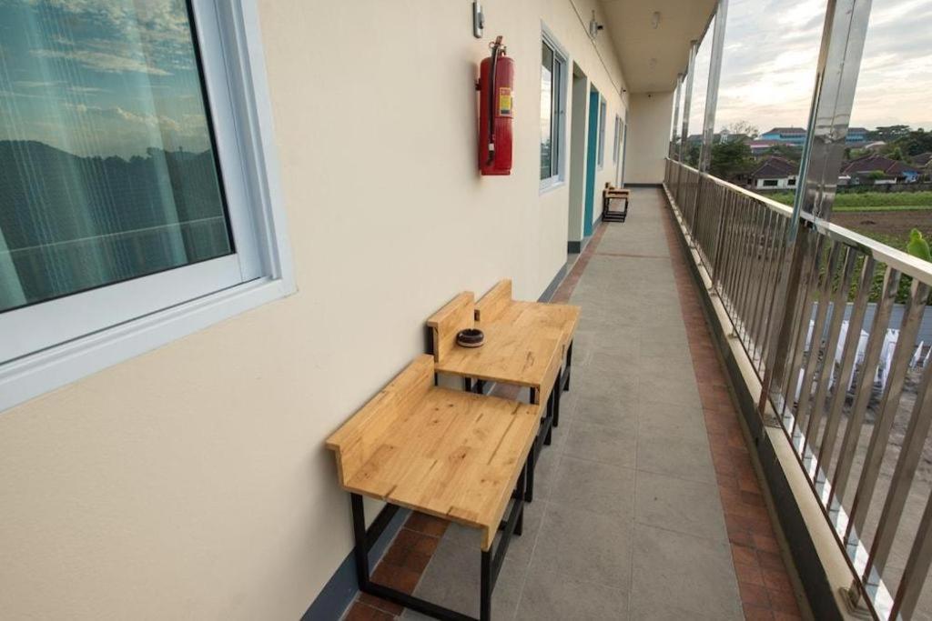 Bees Smile Hotel Chiang Rai Bagian luar foto