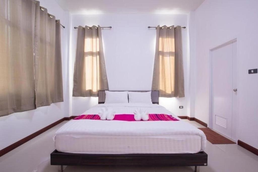 Bees Smile Hotel Chiang Rai Bagian luar foto