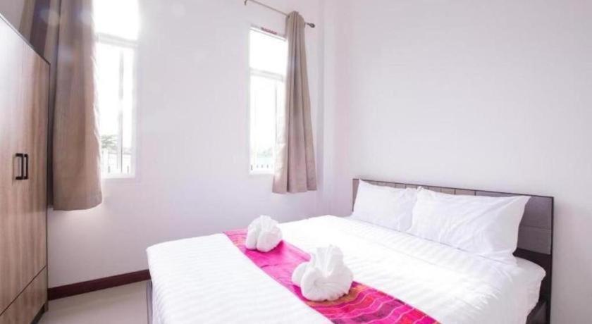 Bees Smile Hotel Chiang Rai Bagian luar foto
