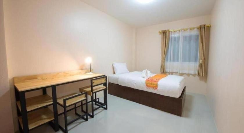 Bees Smile Hotel Chiang Rai Bagian luar foto