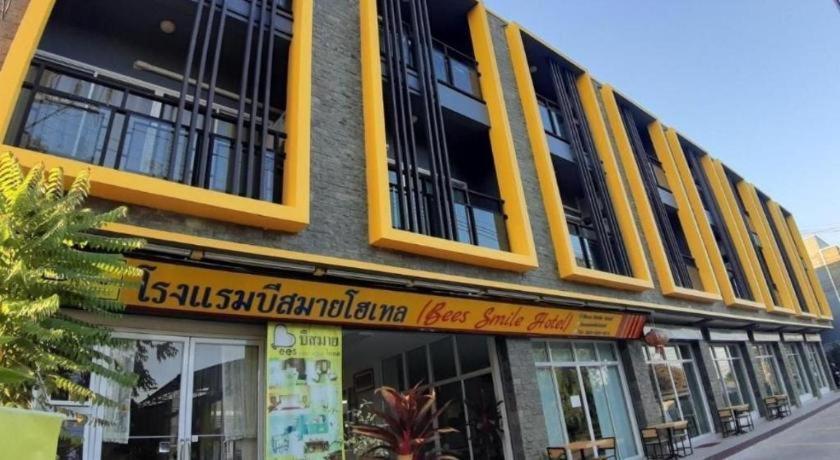 Bees Smile Hotel Chiang Rai Bagian luar foto